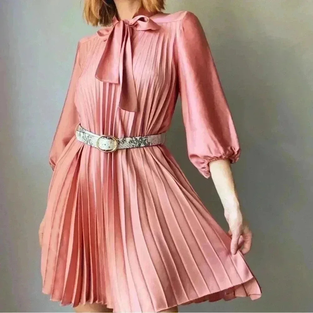 Zara women’s dress size XS stretches